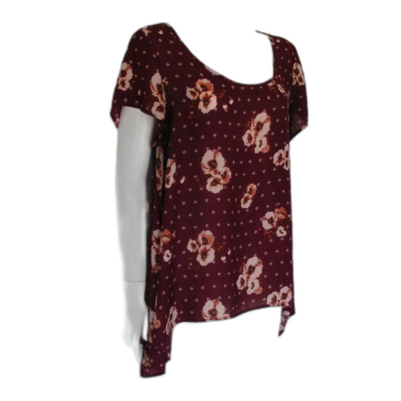 TORRID Blouse, 2/2X, Burgundy Floral, Sharkbite, Semi-sheer, Short sleeves - Picture 2 of 9